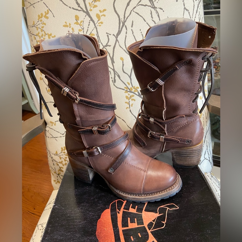 (SOLD) FREEBIRD CORA BROWN, Size 8